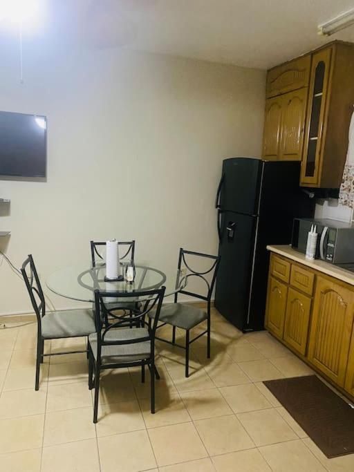 Club Caribbean Apartments Runaway Bay Exterior foto